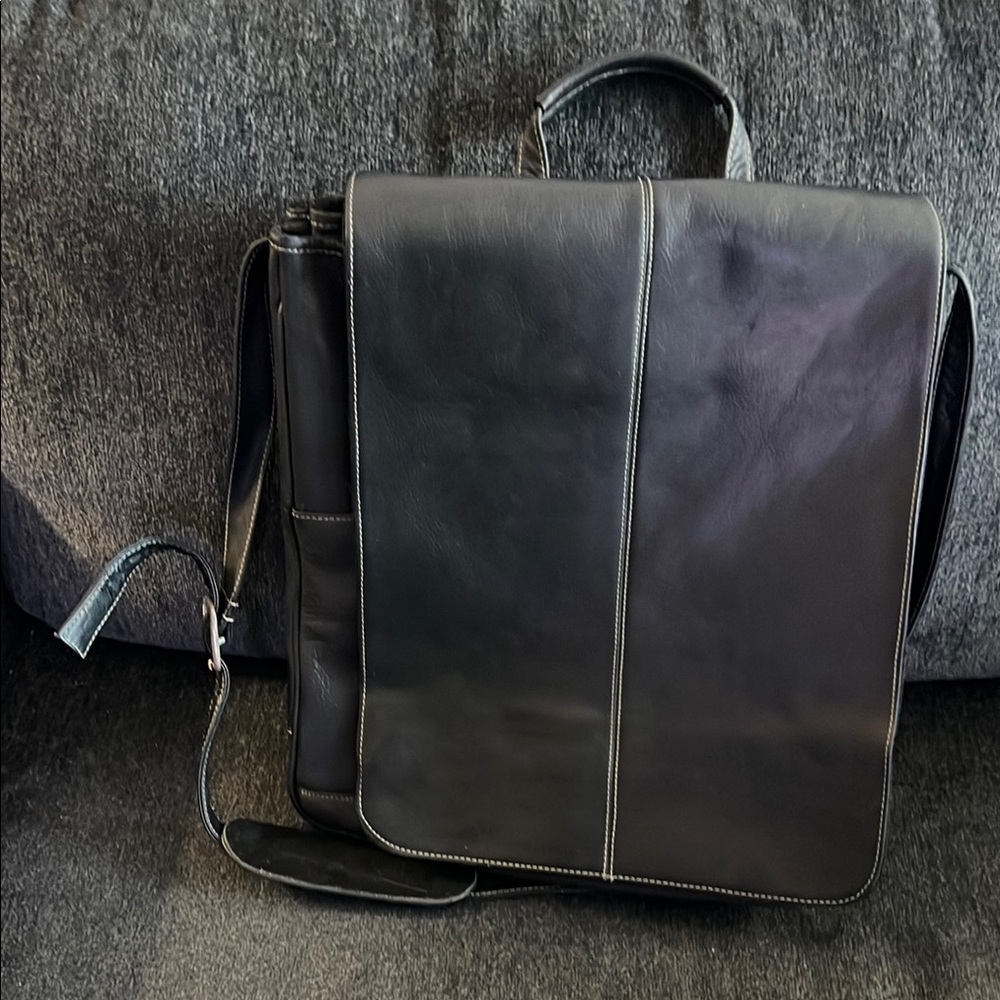 Royce Leather Vaquetta Laptop Large Messenger Crossbody Bag